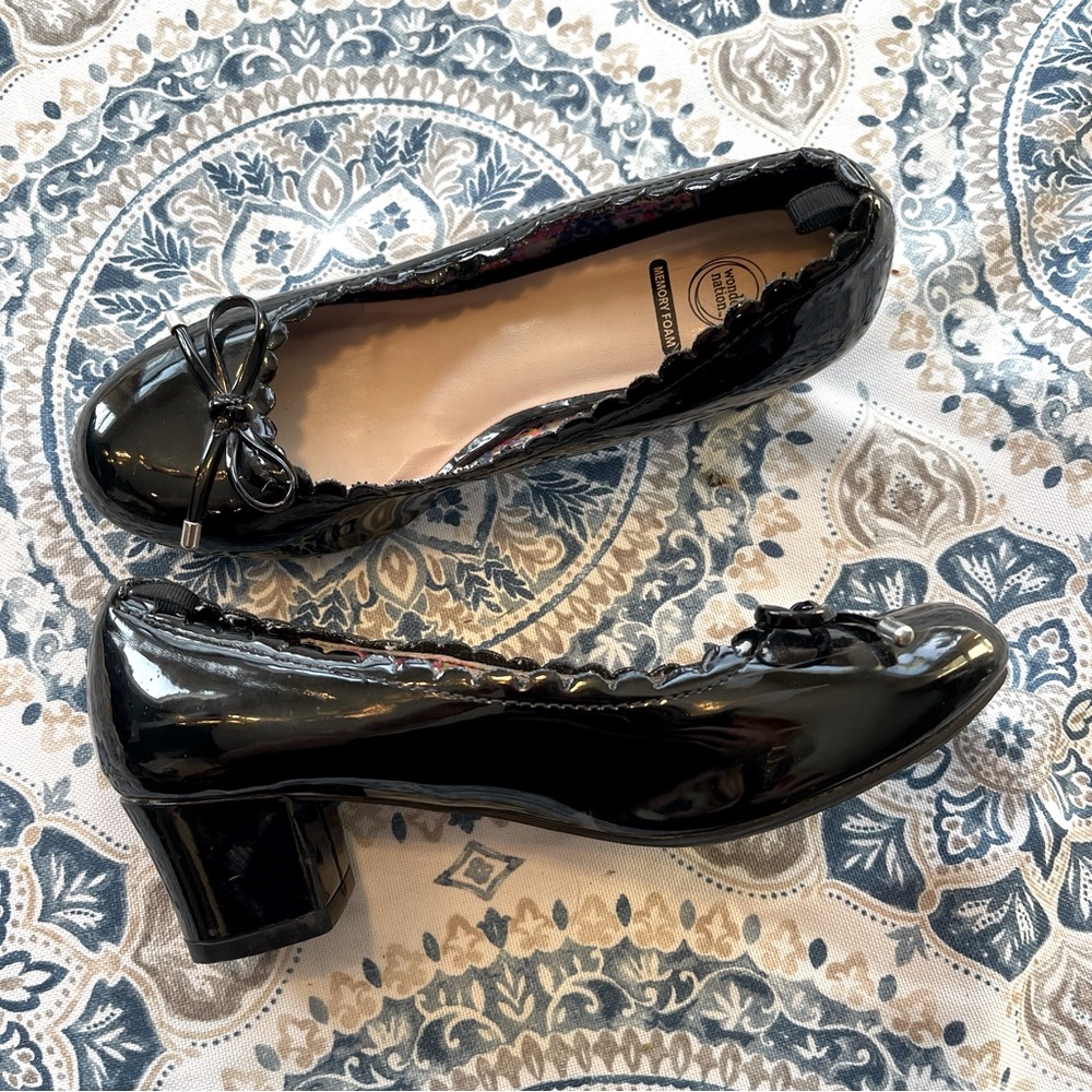Wonder Nation Black Patent Leather Block High Heels - Girls size 3.  Worn once!
